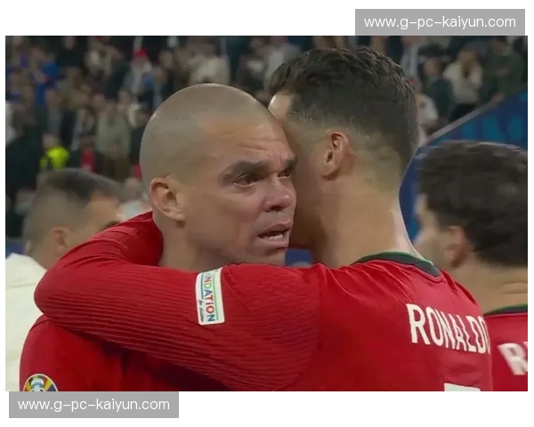 C罗退役时间揭秘：足球传奇的落幕与新篇章开启